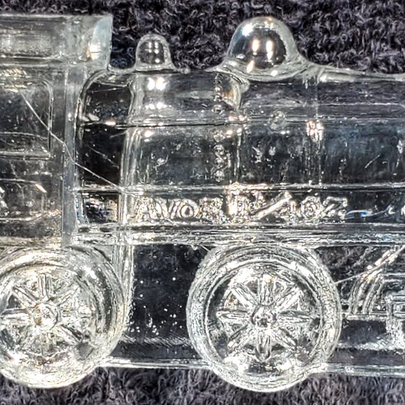 VINTAGE PRESSED GLASS STEAM LOCOMOTIVE CANDY CONTAINER FROM 1927-1929 ERA - Picture 8 of 10
